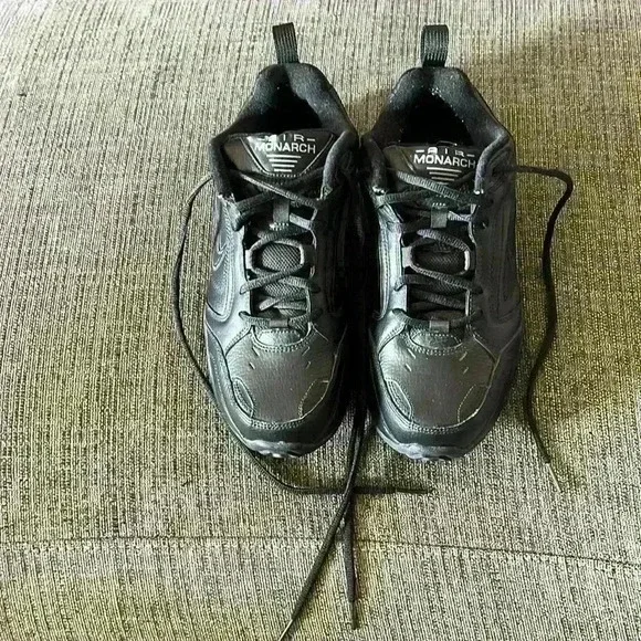 MEN’S Nike Air Monarch IV - Picture 1 of 8